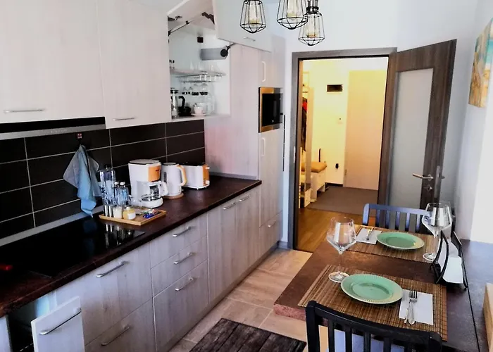 Wooden Touch Апартаменти *