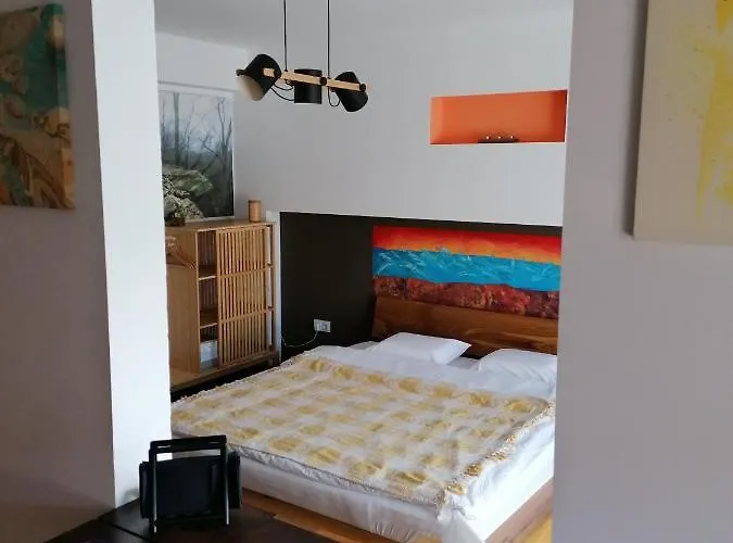 Wooden Touch Апартаменти *