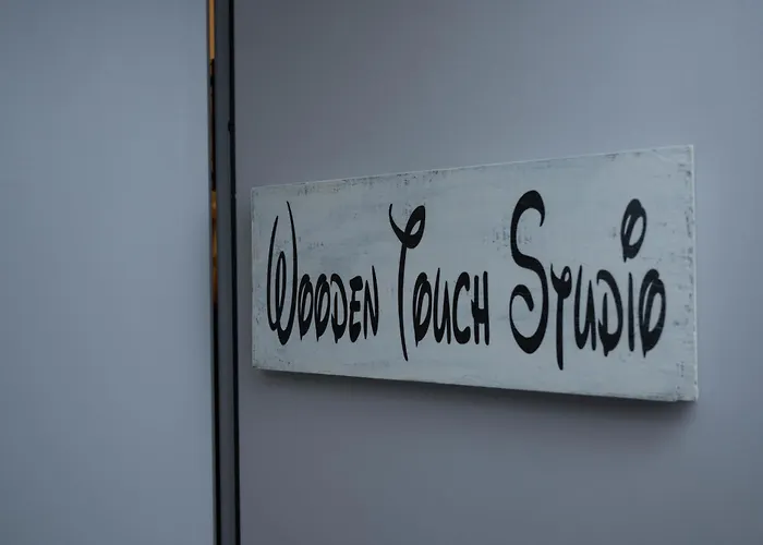 Wooden Touch Апартаменти *