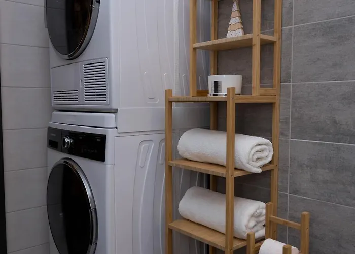 Wooden Touch Апартаменти *