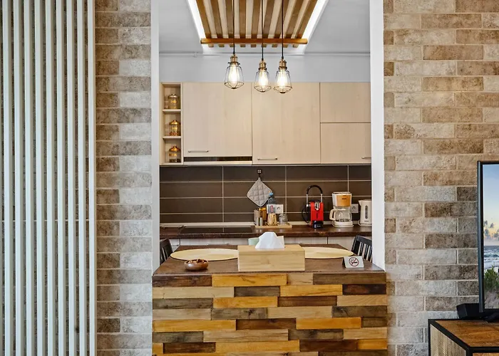 Апартаменти Wooden Touch *