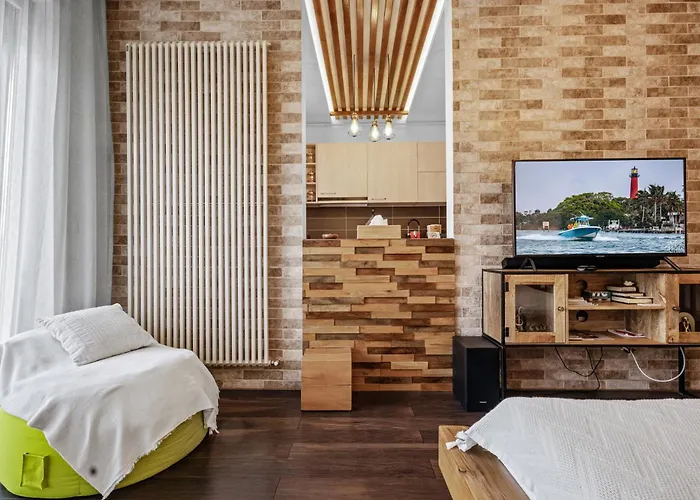 Апартаменти Wooden Touch Брашов